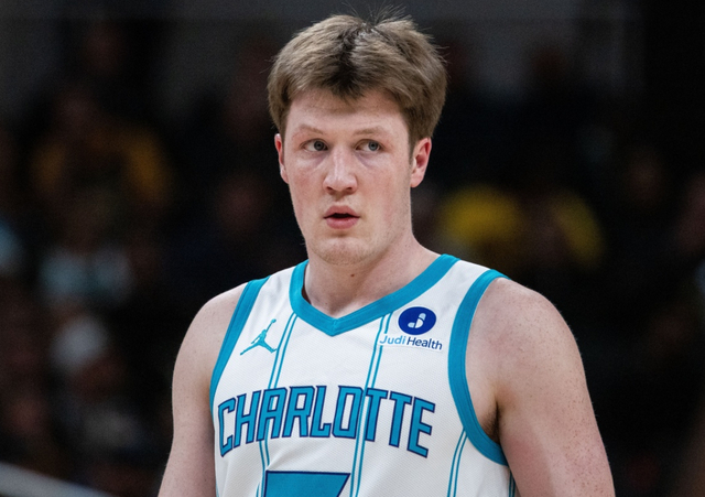 克尼佩尔三分命中数领跑联盟 马刺轻取黄蜂