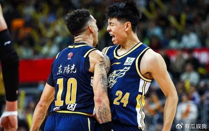广东队末节崩盘遭江苏逆转，11冠王惨遭爆冷