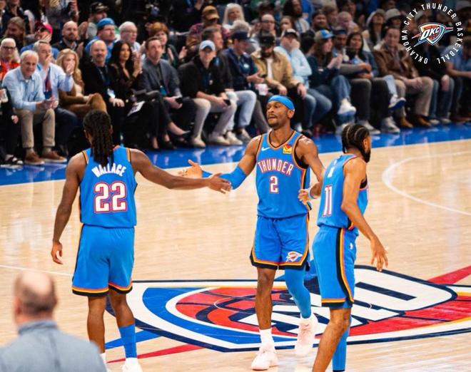 湖人三巨头狂轰99+22+23！冲击总冠军