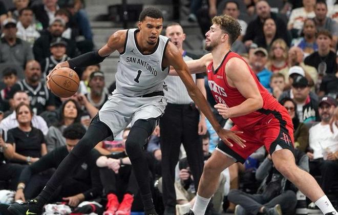 湖人三巨头狂轰99+22+23！冲击总冠军