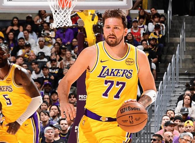 湖人三巨头狂轰99+22+23！冲击总冠军