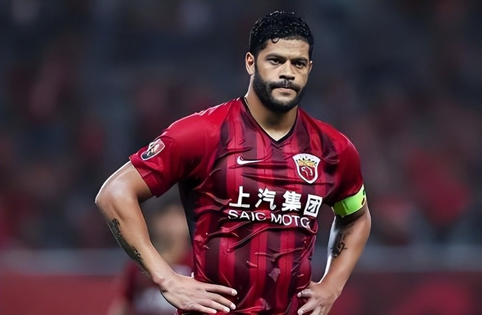 上港备战中超第四轮 奥斯卡胡尔克回归传闻遭辟