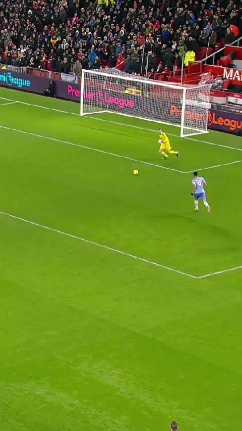 莱万双响助巴萨7-2大胜纽卡