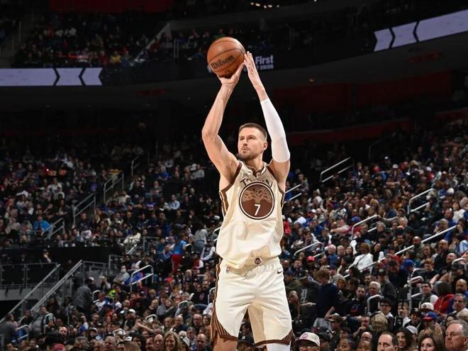 勇士附加赛告负无缘季后赛 追梦格林状态低迷成