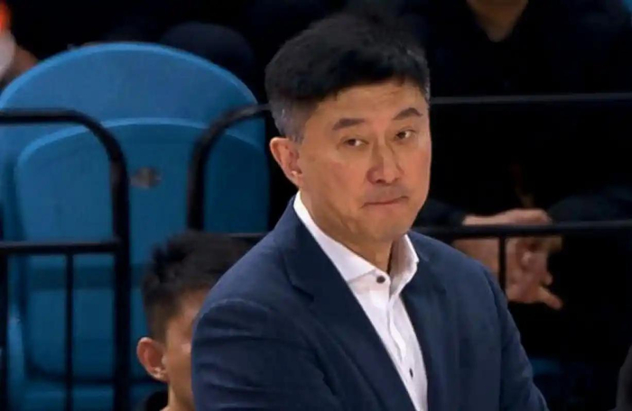 广东宏远季后赛前陷多重危机：外援离队核心伤